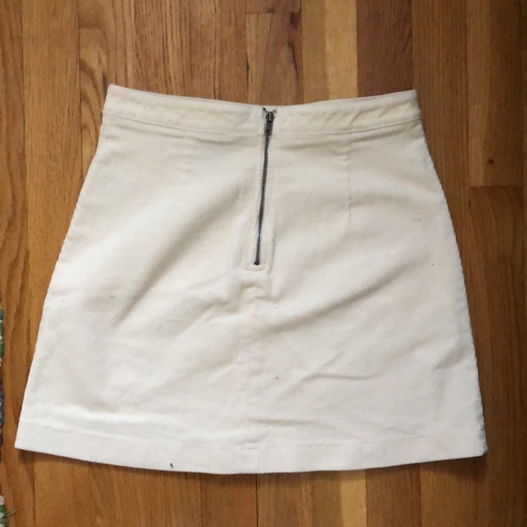 Skirt at forever 21 - Picture 2 of 3